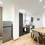 Urban Flat 198 - Townhouse Basfroi