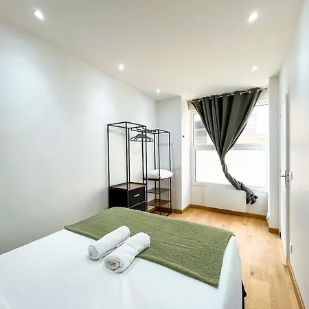 Urban Flat 198 - Townhouse Basfroi * Paris